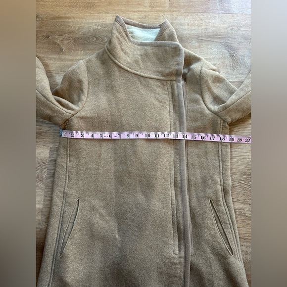 Aritzia Babaton Atelier Cormac Coat 96% Wool Tan Colour Size Extra Small - Picture 15 of 16